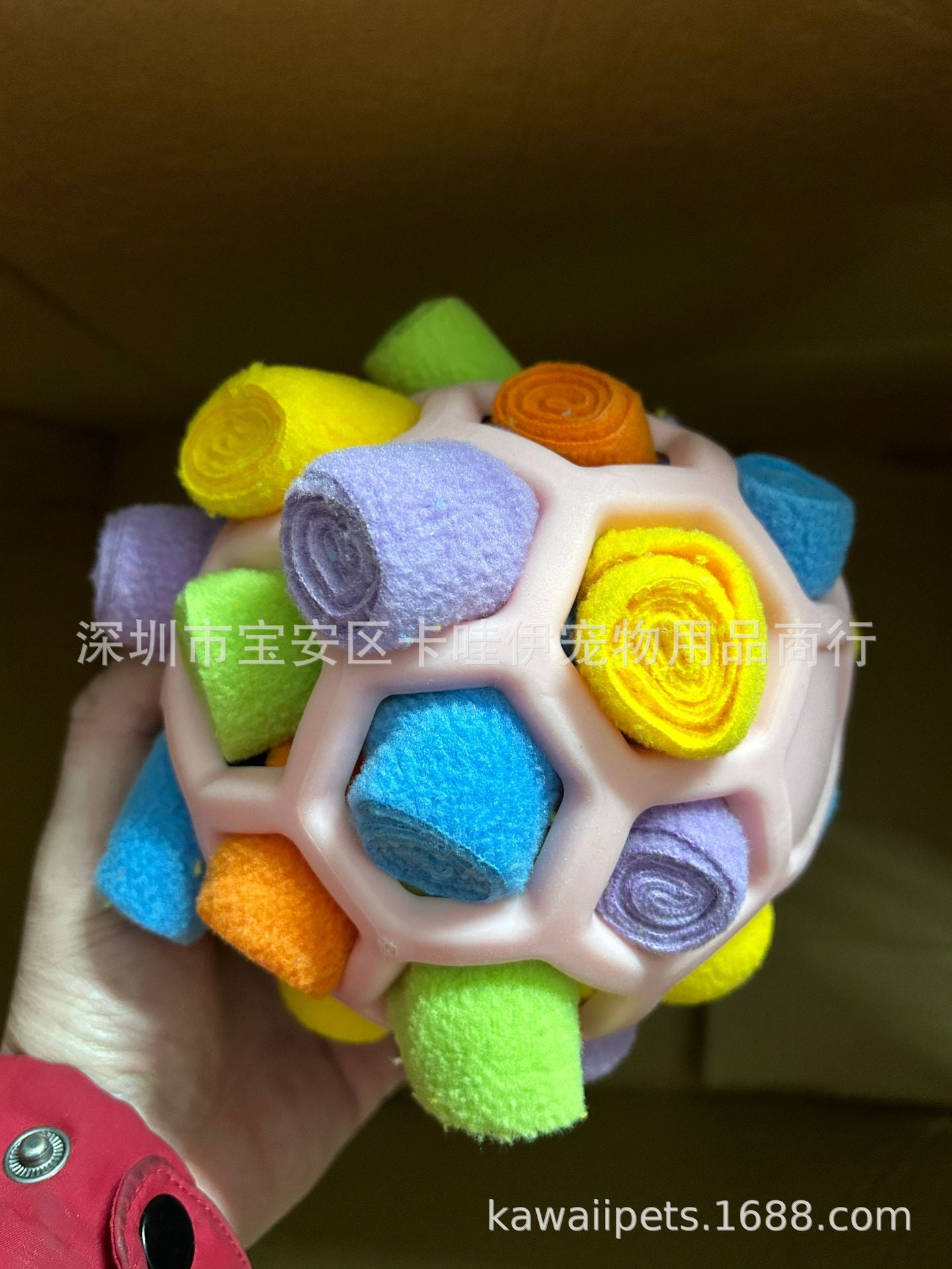 Cross-border hot-selling pet sniffing and exploding ball toys, dog blind box food hiding rubber ball educational sniffing and leaking food ball